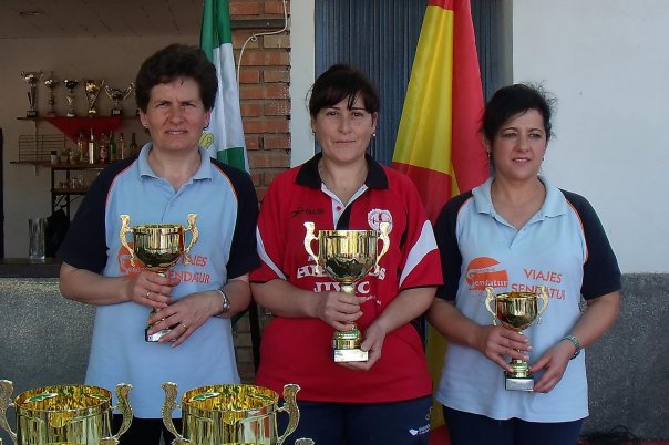 Podium-feminas-XV-Copa-Federación-de-bolo-andaluz